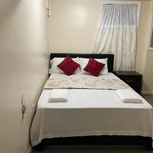  Guest house A Private In Queens